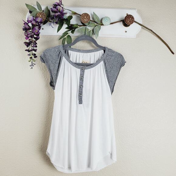 Chaser Tops - ✨ NWT Chaser White & Gray Knit Henley Short Sleeve Top M